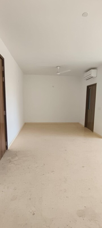Room in 3.5 BHK Builder Floor at Smart World Gems, Sector 89 – for Rent