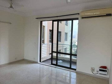 Room in 3 BHK Apartment at Unitech Fresco, Sector 50 – for Rent