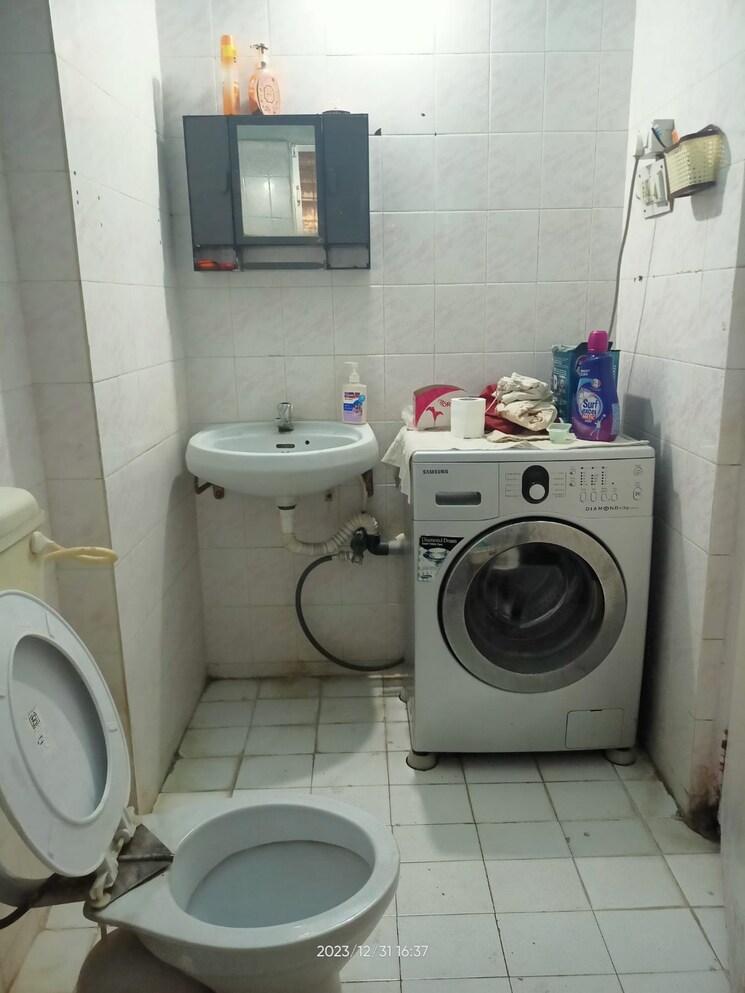 Bathroom, hermes-heritage-homes 2 Bedroom 1200 Sq.Ft. Apartment In Shastrinagar Pune 8494903