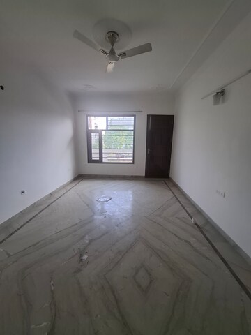 Living Room in 3 BHK Builder Floor at Kohli One Malibu Town, Sector 47 – for Rent