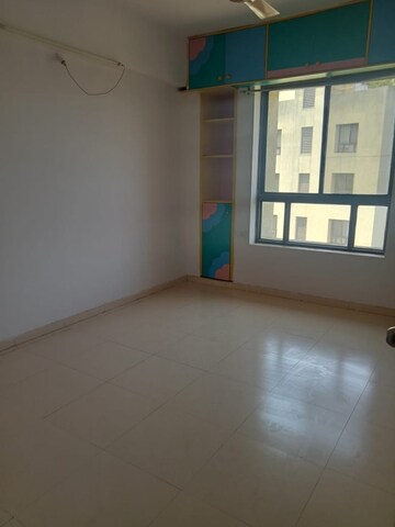 Room in 2 BHK Apartment at Lunkad Amazon, Viman Nagar – for Rent
