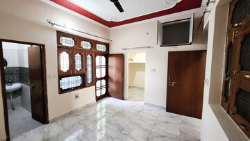 Room in 3 BHK Independent House at Gomti Nagar – for Rent
