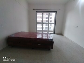 Room in 3 BHK Apartment at Kohinoor Viva City, Dhanori – for Rent