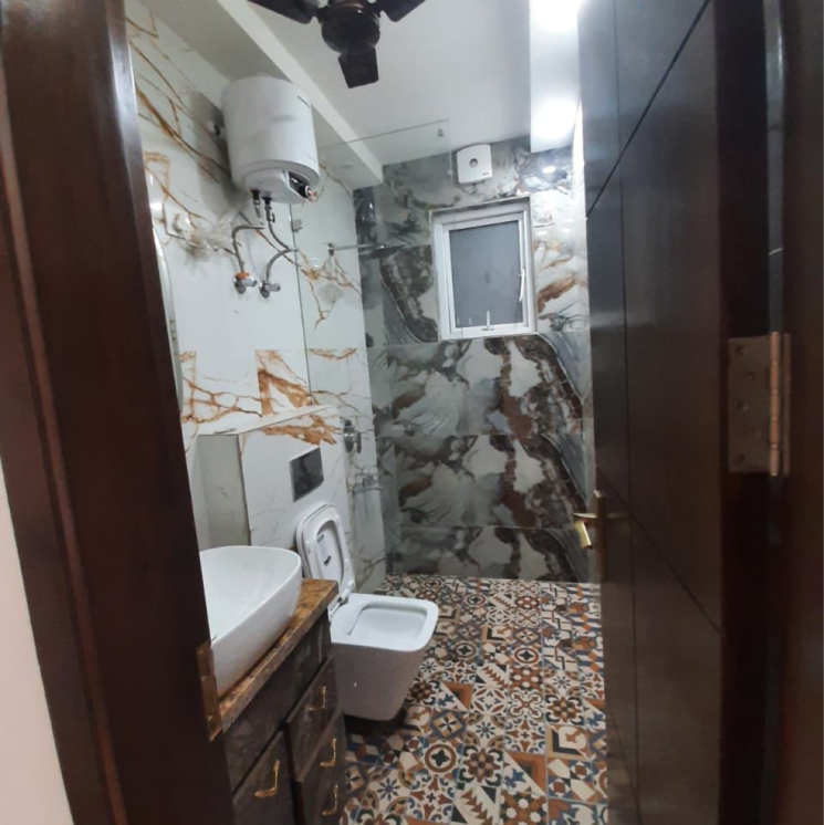 Bathroom, kalkaji 2 Bedroom 1000 Sq.Ft. Builder Floor In Kalkaji Delhi 8495034