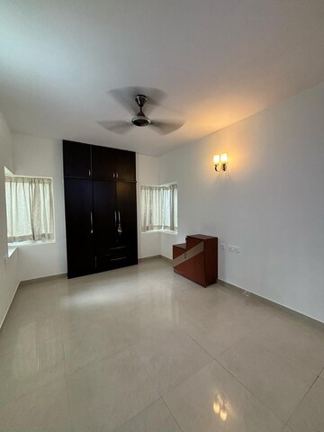 Room in 3 BHK Builder Floor at Hsr Layout – for Rent