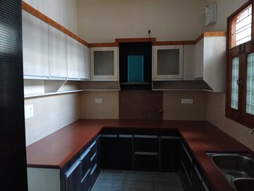 Kitchen in 2.5 BHK Builder Floor at Sector 9 – for Rent