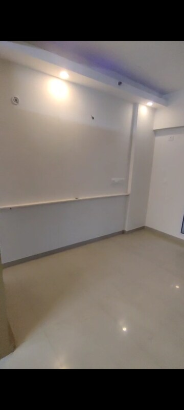 Room in 2 BHK Apartment at MCC Signature Heights, Raj Nagar Extension – for Rent