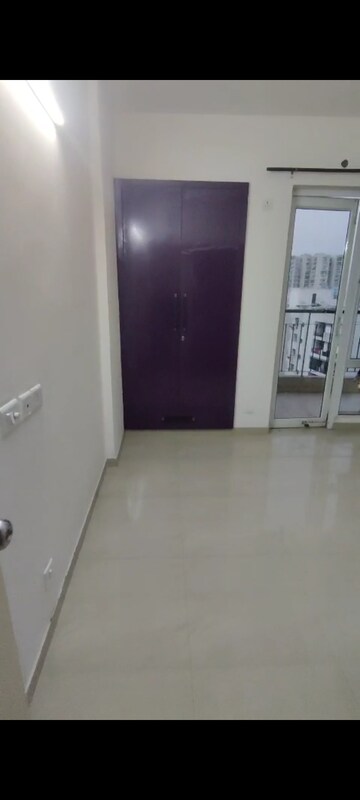 Room in 2 BHK Apartment at MCC Signature Heights, Raj Nagar Extension – for Rent