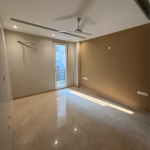 Room in 3 BHK Builder Floor at South Extension ii – for Sale