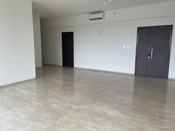 Room in 3 BHK Apartment at Raheja Imperia, Worli – for Rent