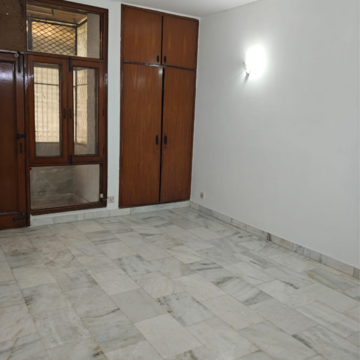 Room in 3 BHK Builder Floor at Greater Kailash I – for Rent