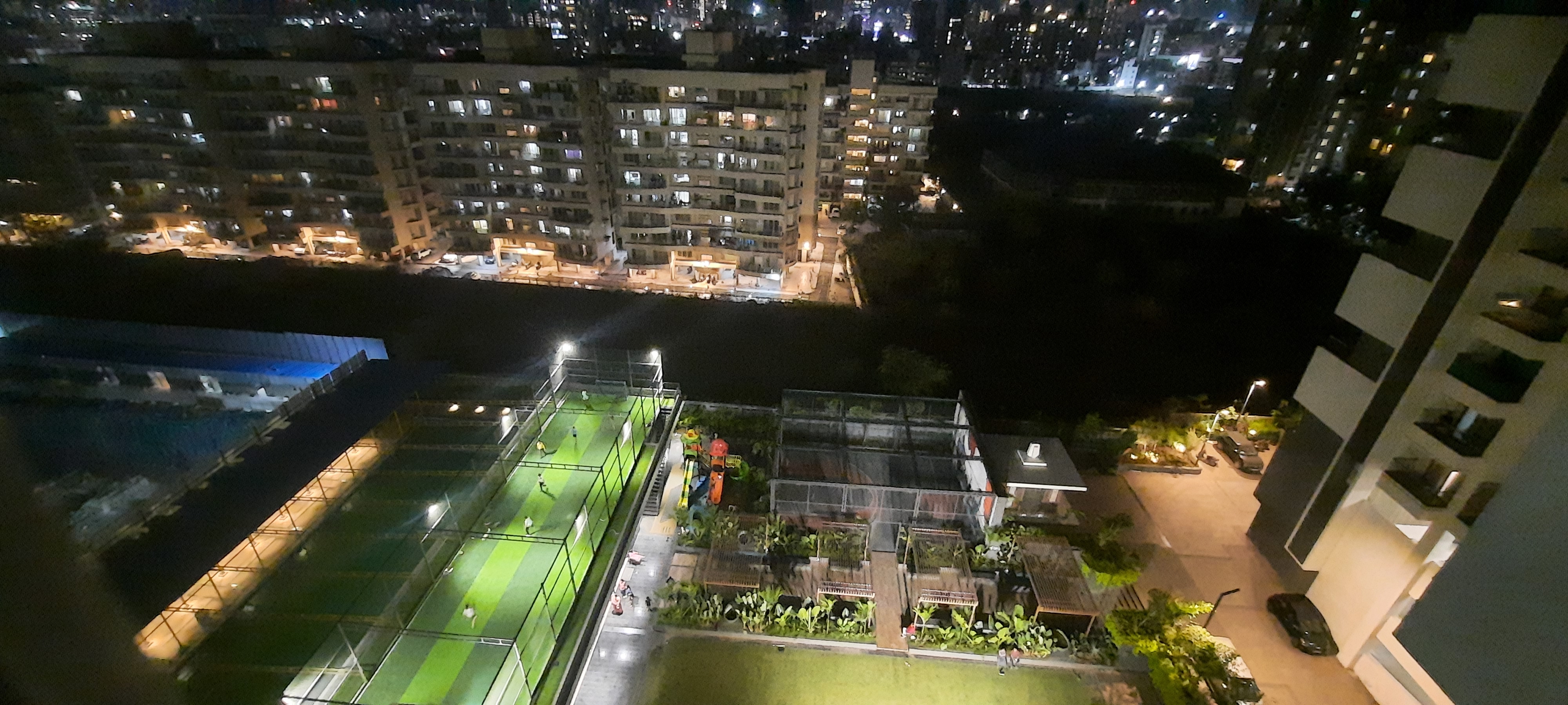 3 BHK 1600 Sq.Ft. Apartment in Majestique Signature Towers Phase 1