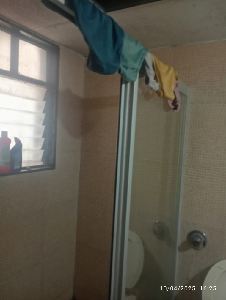 Bathroom, bramhacorp-emerald-county 3 Bedroom 1500 Sq.Ft. Apartment In Kondhwa Pune 8495121