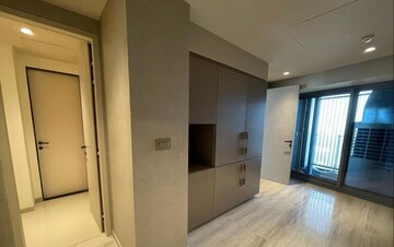 Room in 3 BHK Apartment at Lodha World View, Worli – for Rent