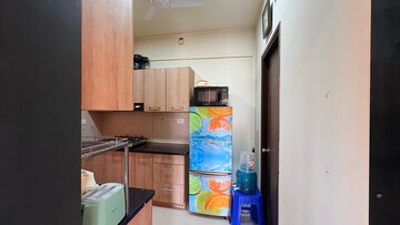 Furnished Amenities in 2 BHK Apartment at Lodha Luxuria Priva, Majiwada – for Rent