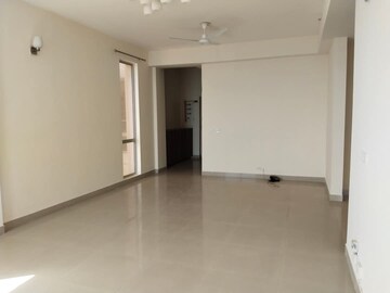 Room in 3 BHK Apartment at Pioneer Park Phase 1, Sector 61 – for Rent