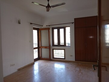 Room in 3 BHK Apartment at ATS Green Village, Sector 93a – for Rent