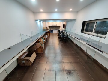   Shop at Almeida Park, Bandra West – for Rent