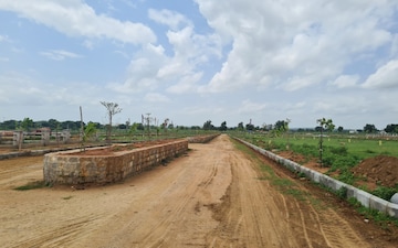 Plot For Sale in Nandigama
