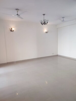 Room in 3 BHK Apartment at Pioneer Park Phase 1, Sector 61 – for Sale