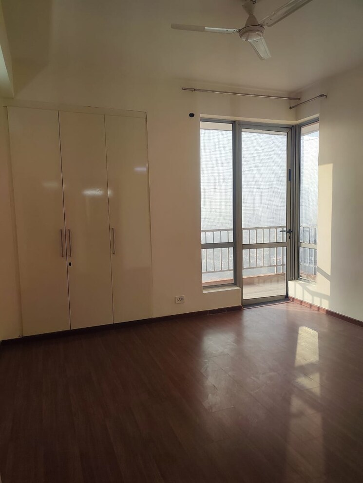 Room, pioneer-park-phase-1 3 Bedroom 1700 Sq.Ft. Apartment In Sector 61 Gurgaon 8495374