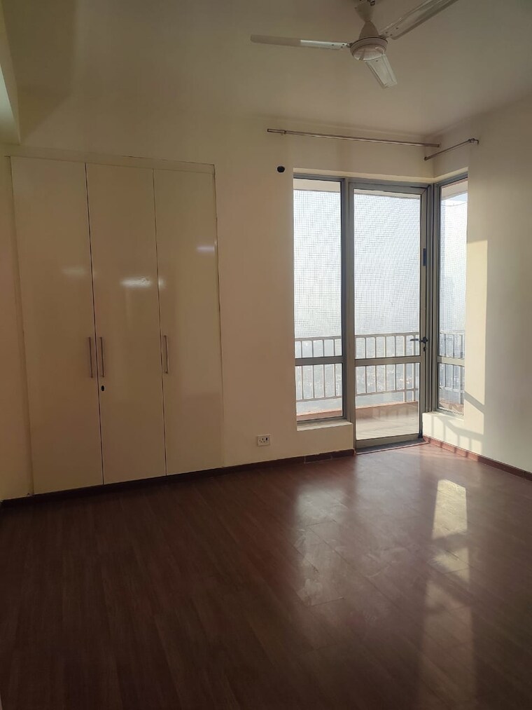 Room, pioneer-park-phase-1 3 Bedroom 1700 Sq.Ft. Apartment In Sector 61 Gurgaon 8495374