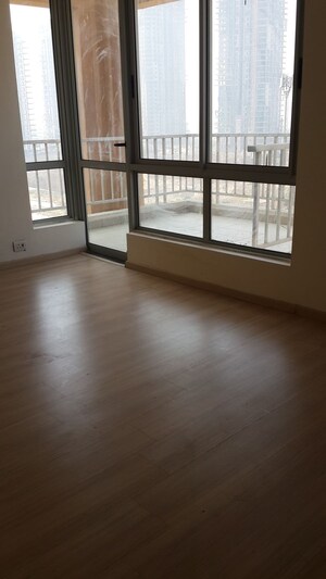 Room in 3 BHK Apartment at Pioneer Park Phase 1, Sector 61 – for Sale