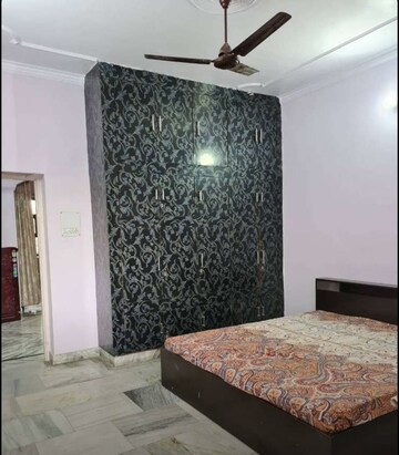 Bedroom in 2 BHK Apartment at Hazratganj – for Rent