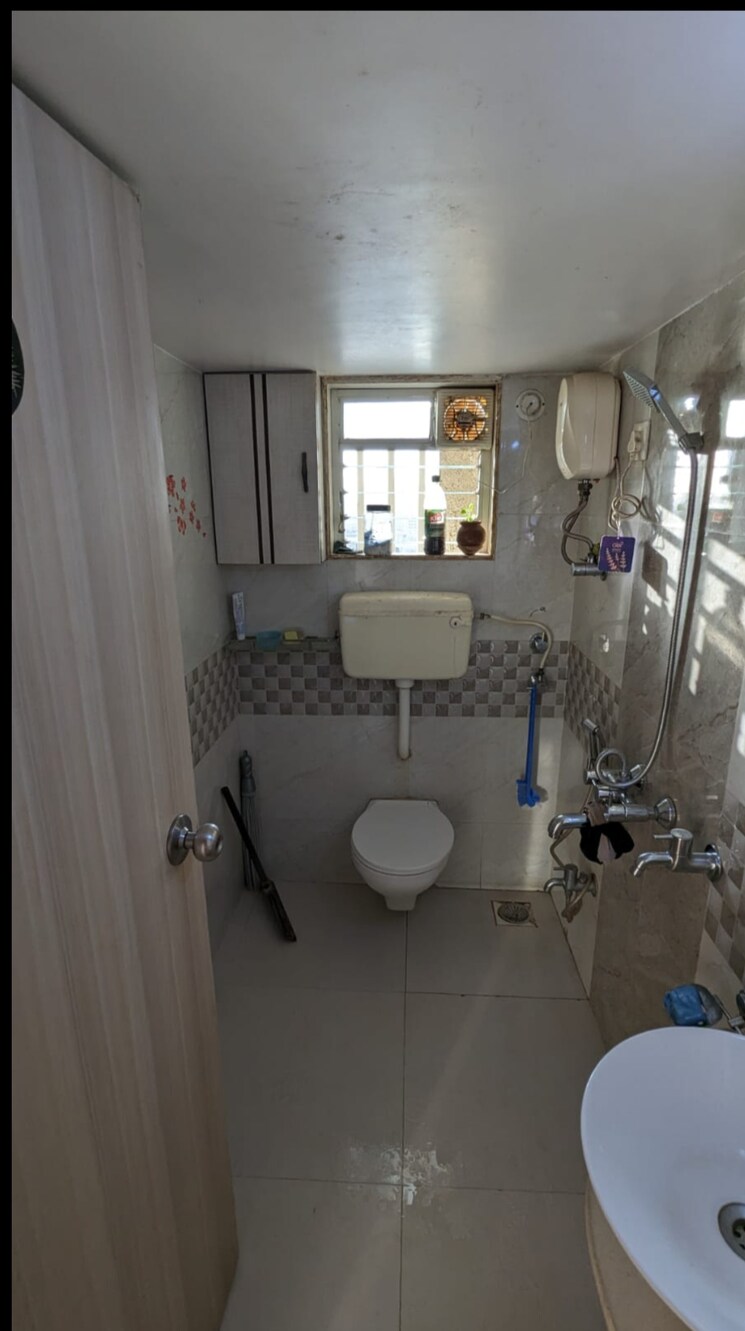 Bathroom, unique-aurum 2 Bedroom 670 Sq.Ft. Apartment In Mira Road Thane 8495450