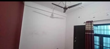 Room in 2 BHK Independent House at Jankipuram – for Rent