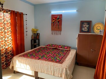 Bedroom in 3 BHK Builder Floor at Jakhan – for Rent