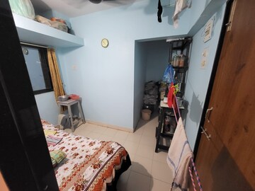 Bedroom in 1 BHK Apartment at Parel – for Rent