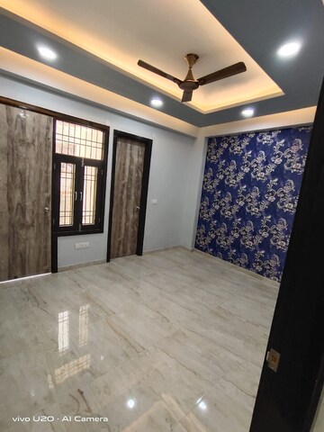 Room in 3 BHK Builder Floor at Sector 72 – for Sale