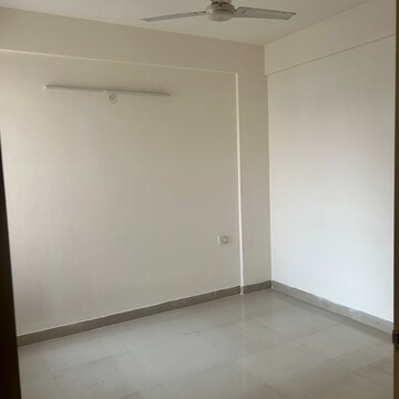 Room in 2 BHK Apartment at Zara Aavaas, Shankar Vihar – for Rent