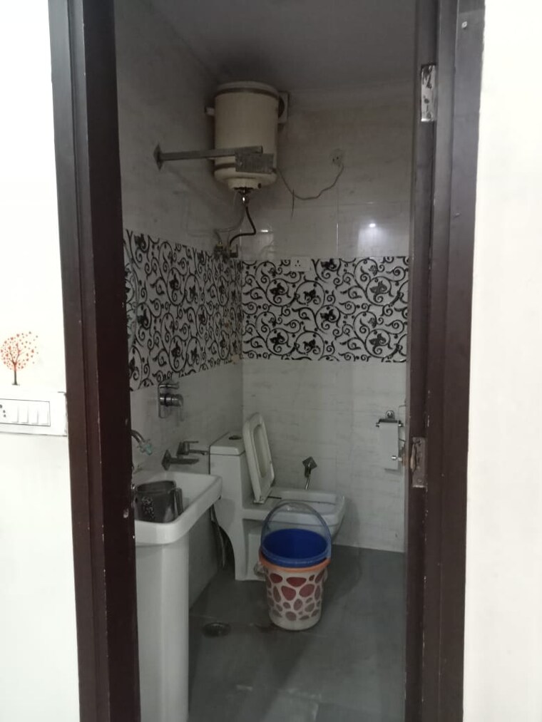 Bathroom, sa-homes-i 2 Bedroom 550 Sq.Ft. Builder Floor In Uttam Nagar Delhi 8495716