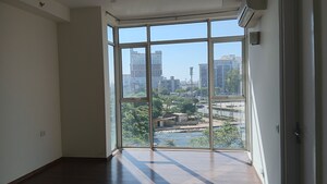 Room in 3 BHK Apartment at Emaar The Palm Drive-The Premier Terraces, Sector 66 – for Sale