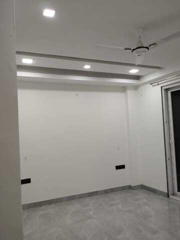 Room in 1 BHK Apartment at M3M One Key Resiments, Sector 67 – for Sale