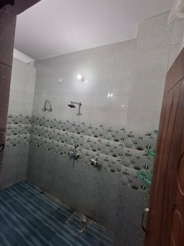 Bathroom in 2 BHK Builder Floor at Jakhan – for Rent