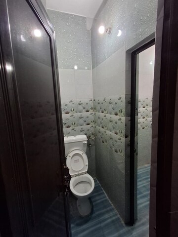 Attached Bathroom in 2 BHK Builder Floor at Jakhan – for Rent