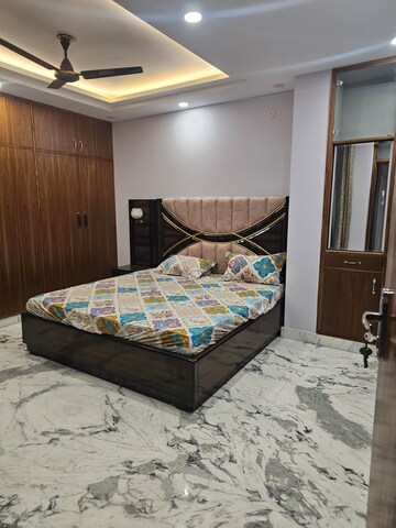 Room in 4 BHK Apartment at Sector 11 Dwarka – for Rent