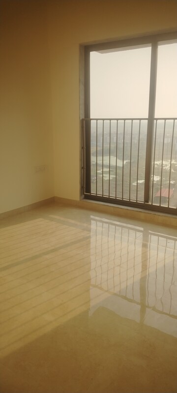 Room in 3 BHK Apartment at Naigaon – for Rent