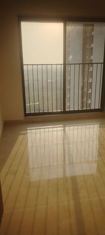 Room in 3 BHK Apartment at Naigaon – for Rent