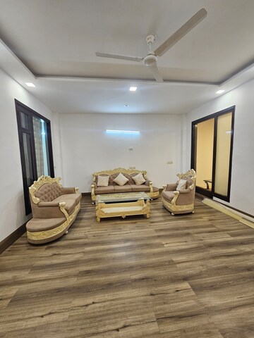 Building Lobby in 4 BHK Builder Floor at Sector 10 Dwarka – for Rent