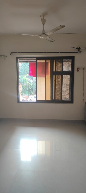 1 RK Apartment For Rent in Gokul Garden CHS, Kandivali East