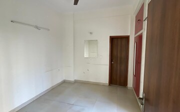2 BHK Apartment For Sale in Sethi Max Royale, Sector 76