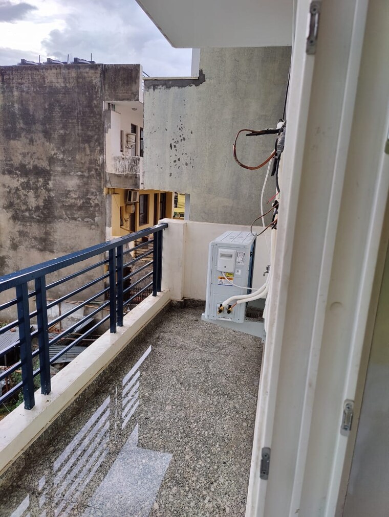 Balcony, sas-tower 3 Bedroom 2200 Sq.Ft. Builder Floor In Sector 38 Gurgaon 8495931