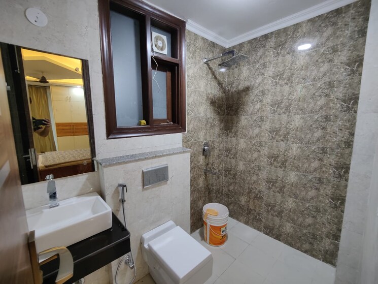 Bathroom, sas-tower 3 Bedroom 2200 Sq.Ft. Builder Floor In Sector 38 Gurgaon 8495931