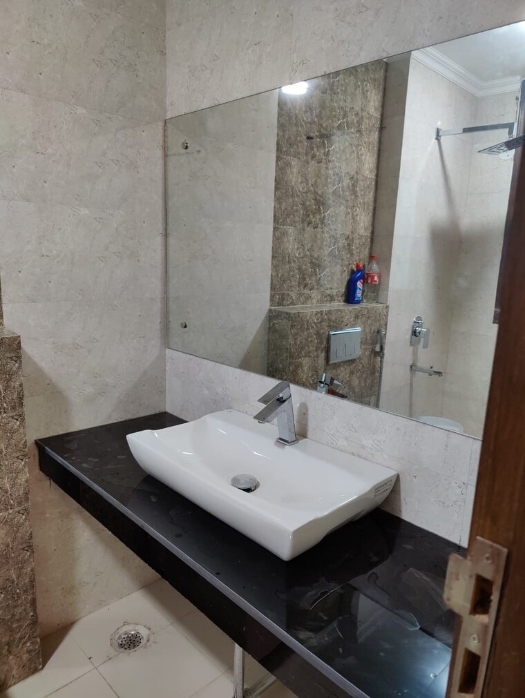 Bathroom, sas-tower 3 Bedroom 2200 Sq.Ft. Builder Floor In Sector 38 Gurgaon 8495931