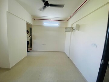 Room in 2 BHK Apartment at Runwal Primrose, Dombivli East – for Rent