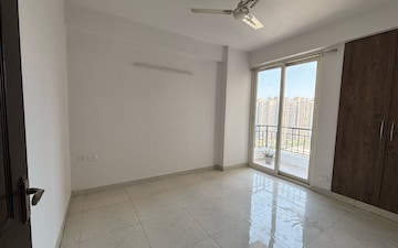 3 BHK Apartment For Sale in Amrapali Crystal Homes, Sector 76